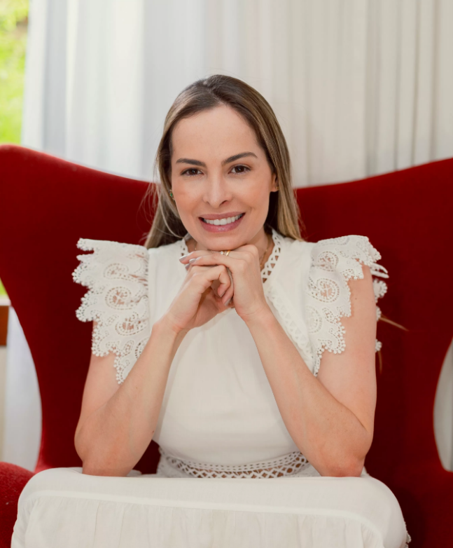 Dra. Ana Claudia Esteves Costa